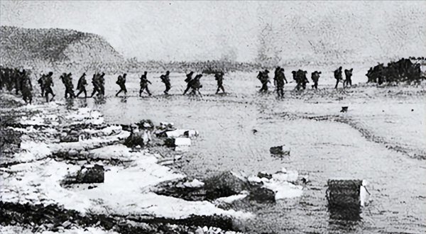 亿赢配资网 27军4个师兵力，装备2800多支冲锋枪，为何只打了14万发子弹？